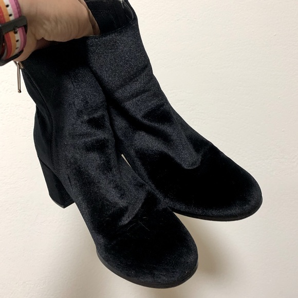 Black micro suede booties - Picture 2 of 3